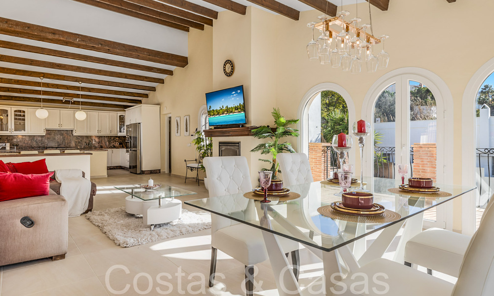 Villa andaluza en venta en un entorno de golf, a pocos minutos del centro de Estepona 65683