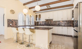 Villa andaluza en venta en un entorno de golf, a pocos minutos del centro de Estepona 65687 