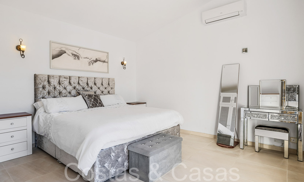 Villa andaluza en venta en un entorno de golf, a pocos minutos del centro de Estepona 65691