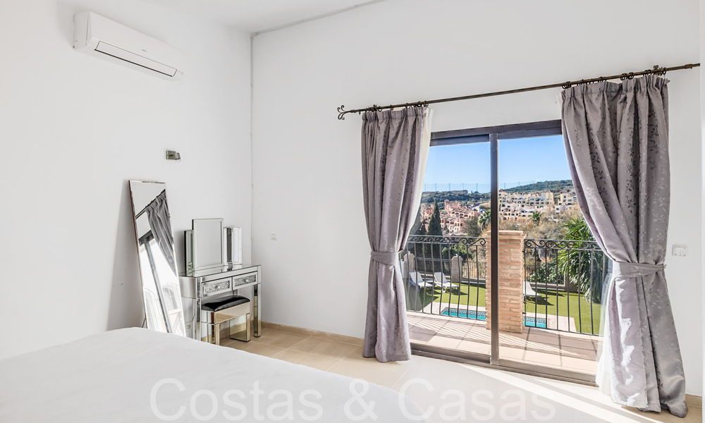 Villa andaluza en venta en un entorno de golf, a pocos minutos del centro de Estepona 65693