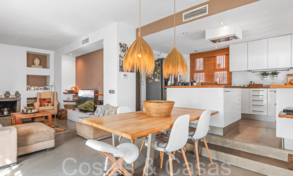 Moderna casa en venta con impresionantes vistas al mar en un complejo en primera línea de playa cerca de Estepona 65383