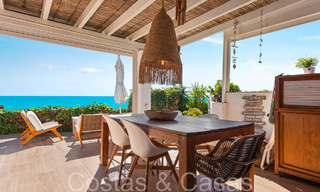 Moderna casa en venta con impresionantes vistas al mar en un complejo en primera línea de playa cerca de Estepona 65388 