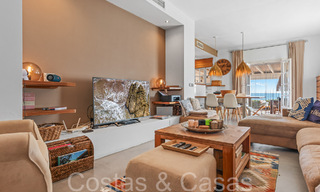 Moderna casa en venta con impresionantes vistas al mar en un complejo en primera línea de playa cerca de Estepona 65404 