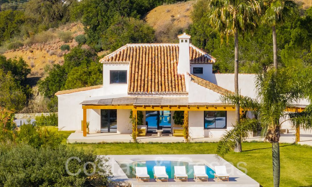 Finca de lujo andaluza con alojamiento de invitados y sublimes vistas al mar en venta en las colinas de Estepona 65120