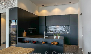 Villa arquitectónica de lujo con vistas panorámicas al mar en venta en Marbella - Benahavis 65470 