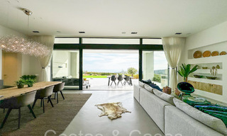 Villa arquitectónica de lujo con vistas panorámicas al mar en venta en Marbella - Benahavis 65472 