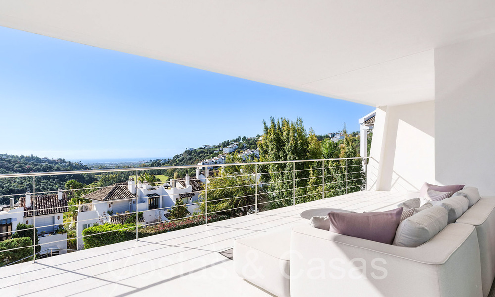 Villa modernista de lujo en venta en una urbanización cerrada en La Quinta, Marbella - Benahavis 65709