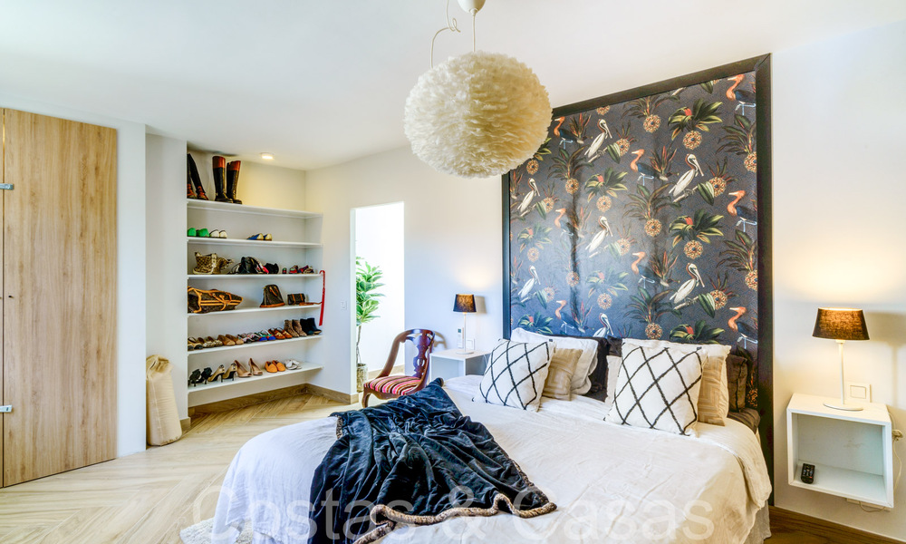 Moderna casa adosada reformada en venta en la Nueva Milla de Oro entre Marbella y Estepona 65734