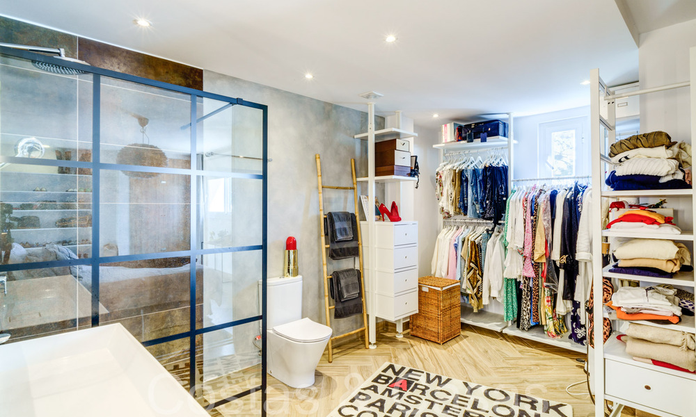 Moderna casa adosada reformada en venta en la Nueva Milla de Oro entre Marbella y Estepona 65735