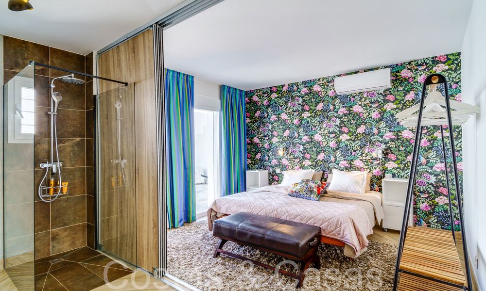 Moderna casa adosada reformada en venta en la Nueva Milla de Oro entre Marbella y Estepona 65740