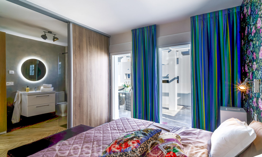 Moderna casa adosada reformada en venta en la Nueva Milla de Oro entre Marbella y Estepona 65741