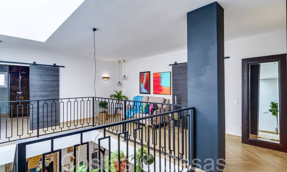 Moderna casa adosada reformada en venta en la Nueva Milla de Oro entre Marbella y Estepona 65748