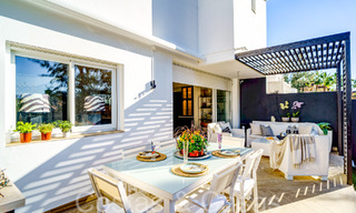Moderna casa adosada reformada en venta en la Nueva Milla de Oro entre Marbella y Estepona 65756 