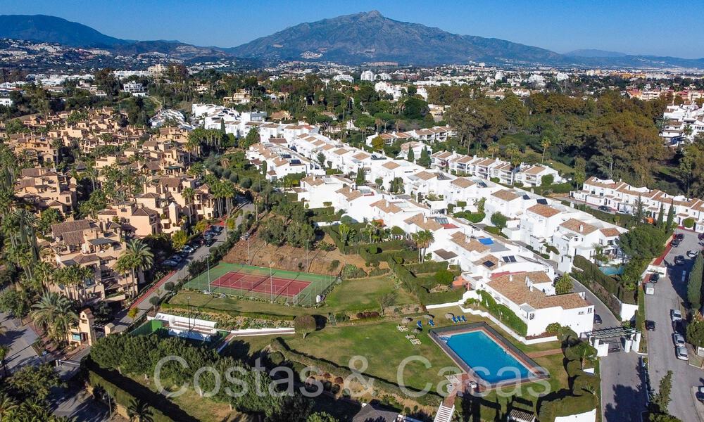 Moderna casa adosada reformada en venta en la Nueva Milla de Oro entre Marbella y Estepona 65767
