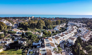 Moderna casa adosada reformada en venta en la Nueva Milla de Oro entre Marbella y Estepona 65770 