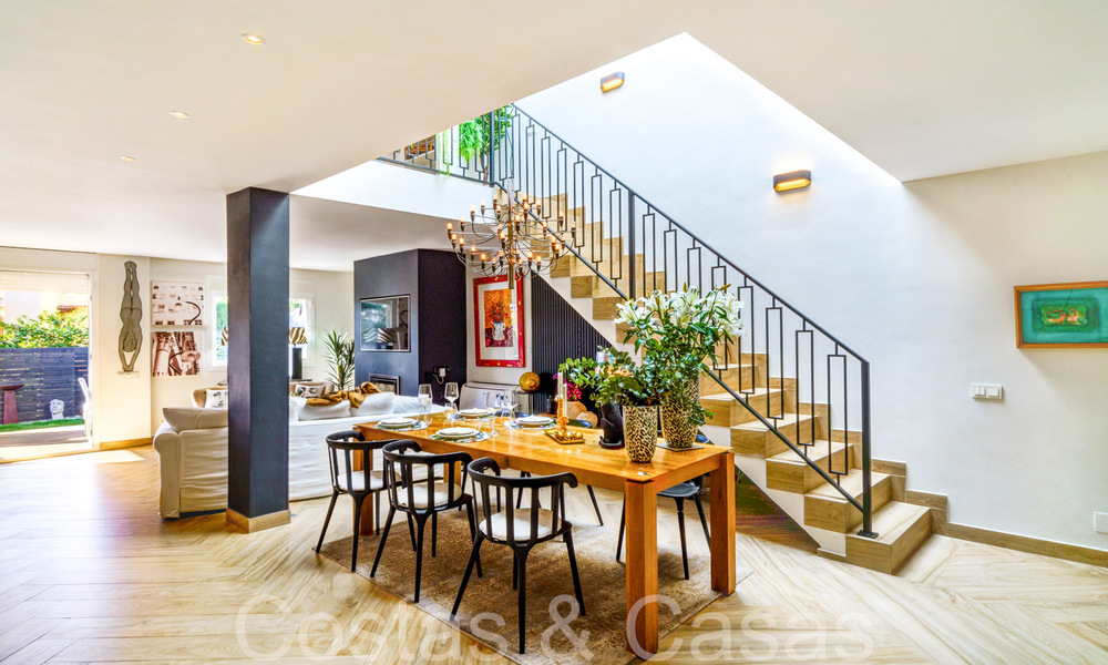 Moderna casa adosada reformada en venta en la Nueva Milla de Oro entre Marbella y Estepona 65771