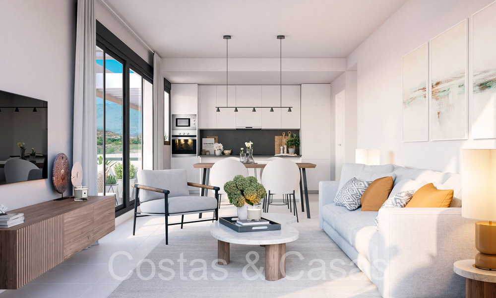 Apartamentos de obra nueva con diseño vanguardista en venta, primera línea de golf en Casares, Costa del Sol 65359