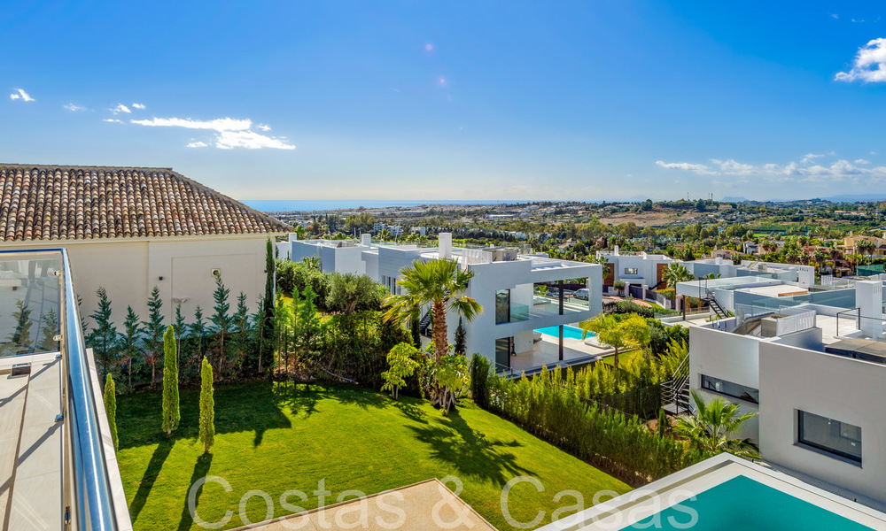 Nueva villa con estilo arquitectónico moderno en venta en el valle del golf de Nueva Andalucía, Marbella 65888