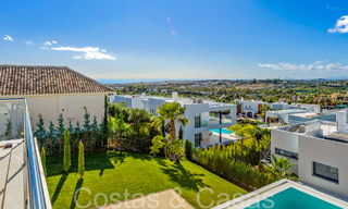 Nueva villa con estilo arquitectónico moderno en venta en el valle del golf de Nueva Andalucía, Marbella 65888 