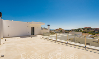 Nueva villa con estilo arquitectónico moderno en venta en el valle del golf de Nueva Andalucía, Marbella 65901 