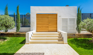 Nueva villa con estilo arquitectónico moderno en venta en el valle del golf de Nueva Andalucía, Marbella 65915 