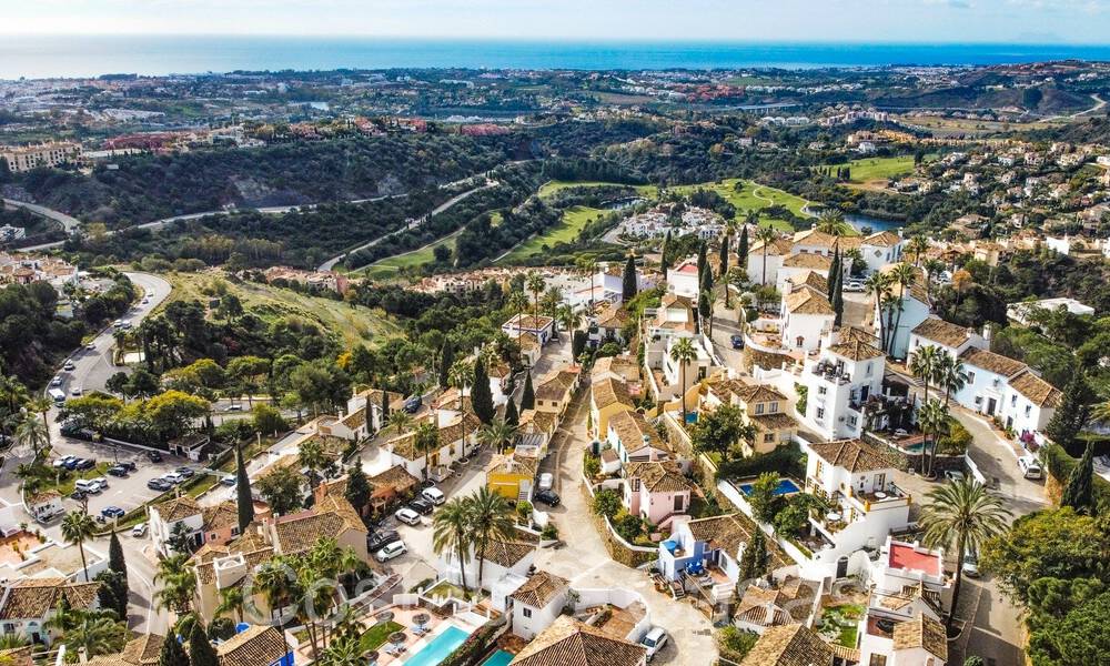 Pintoresca casa adosada con vistas al mar en venta en las colinas de Marbella - Benahavis 65943