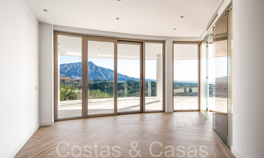 Apartamento de primera clase con fenomenales vistas al mar en venta en Benahavis - Marbella 65864