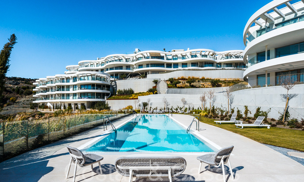Apartamento de primera clase con fenomenales vistas al mar en venta en Benahavis - Marbella 65869