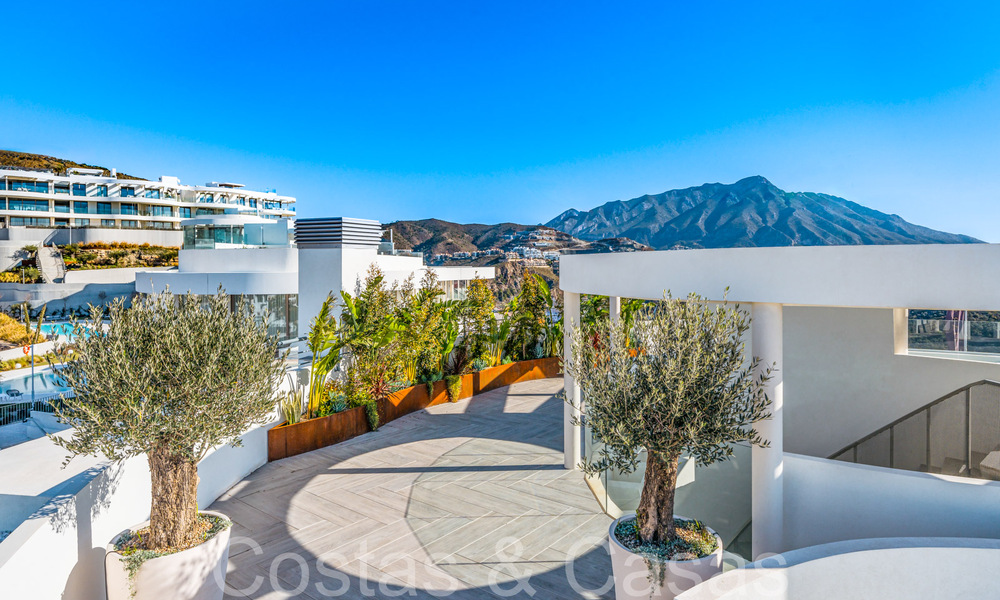 Exclusivo ático con vistas al mar, golf y montaña en venta en Benahavis - Marbella 65879