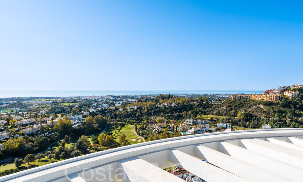 Exclusivo ático con vistas al mar, golf y montaña en venta en Benahavis - Marbella 65880