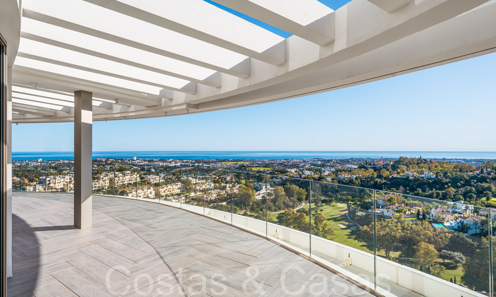 Exclusivo ático con vistas al mar, golf y montaña en venta en Benahavis - Marbella 65885