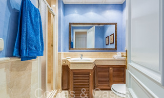 Amplio apartamento en venta en un complejo de playa cerrado con vistas despejadas al mar al este del centro de Marbella 66033 