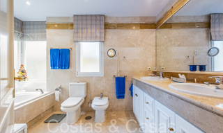 Amplio apartamento en venta en un complejo de playa cerrado con vistas despejadas al mar al este del centro de Marbella 66038 