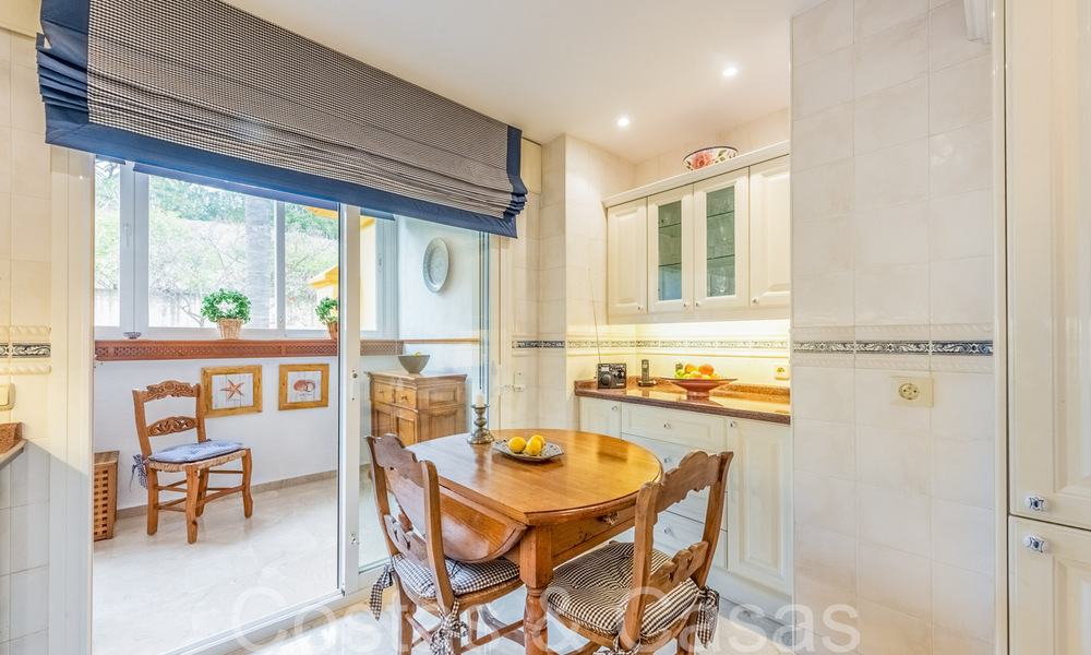 Amplio apartamento en venta en un complejo de playa cerrado con vistas despejadas al mar al este del centro de Marbella 66042