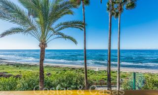 Amplio apartamento en venta en un complejo de playa cerrado con vistas despejadas al mar al este del centro de Marbella 66052 