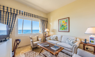 Amplio apartamento en venta en un complejo de playa cerrado con vistas despejadas al mar al este del centro de Marbella 66055 