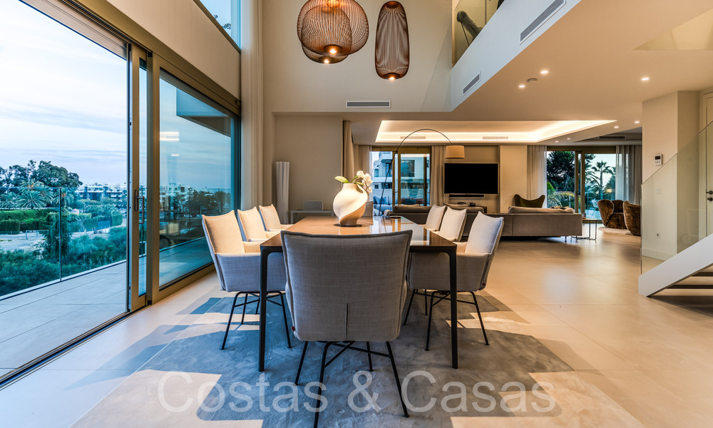Ático ultra lujoso con piscina privada en venta en el centro de la Milla de Oro de Marbella 66128
