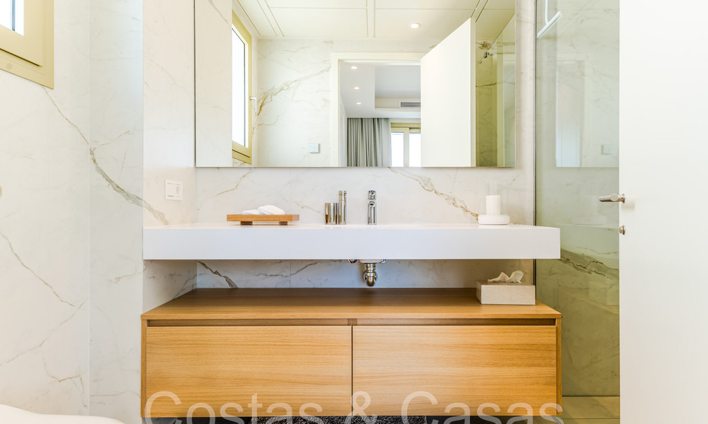 Ático ultra lujoso con piscina privada en venta en el centro de la Milla de Oro de Marbella 66140