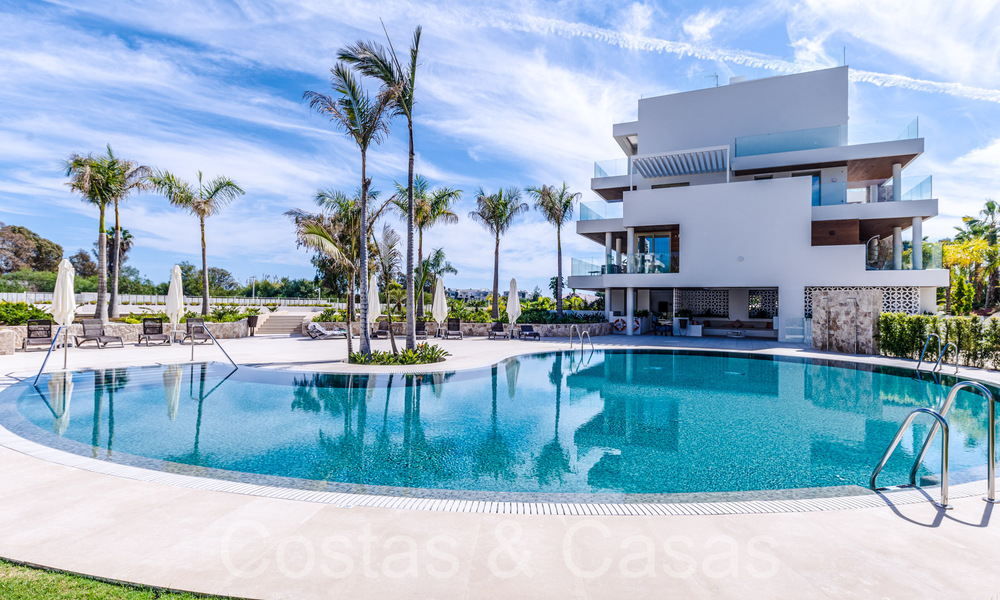 Ático ultra lujoso con piscina privada en venta en el centro de la Milla de Oro de Marbella 66175