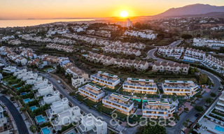 Casas adosadas nuevas y modernas en venta en un complejo boutique, en la Nueva Milla de Oro entre Marbella y Estepona 66244 