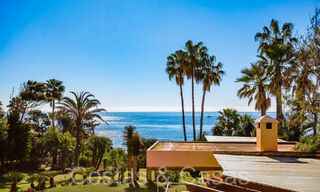 Villa andaluza en venta justo en la playa, en la Nueva Milla de Oro entre Marbella y Estepona 66256 