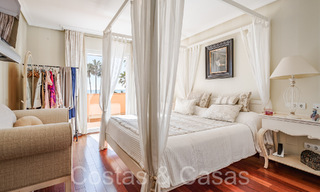 Villa andaluza en venta justo en la playa, en la Nueva Milla de Oro entre Marbella y Estepona 66266 