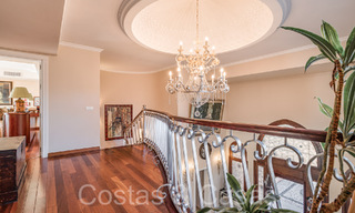Villa andaluza en venta justo en la playa, en la Nueva Milla de Oro entre Marbella y Estepona 66278 