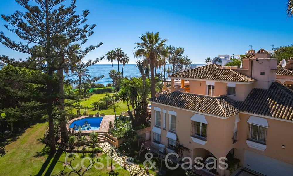 Villa andaluza en venta justo en la playa, en la Nueva Milla de Oro entre Marbella y Estepona 66288