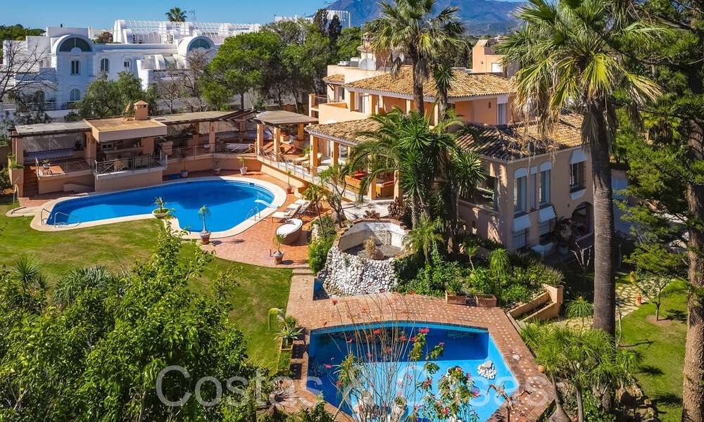 Villa andaluza en venta justo en la playa, en la Nueva Milla de Oro entre Marbella y Estepona 66289