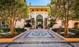Villa andaluza en venta justo en la playa, en la Nueva Milla de Oro entre Marbella y Estepona 66310 