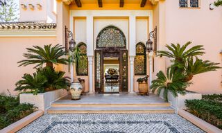 Villa andaluza en venta justo en la playa, en la Nueva Milla de Oro entre Marbella y Estepona 66311 