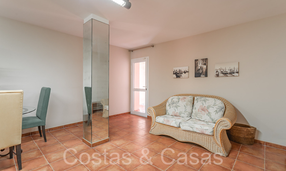 Villa andaluza en venta justo en la playa, en la Nueva Milla de Oro entre Marbella y Estepona 66314