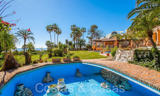 Villa andaluza en venta justo en la playa, en la Nueva Milla de Oro entre Marbella y Estepona 66319 