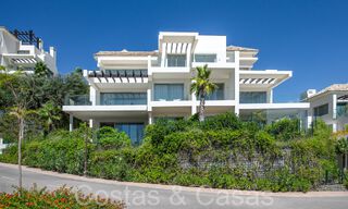 Listo para entrar a vivir, ático nuevo de 3 dormitorios en venta con vistas al mar en un complejo cerrado en Benahavis - Marbella 66205 